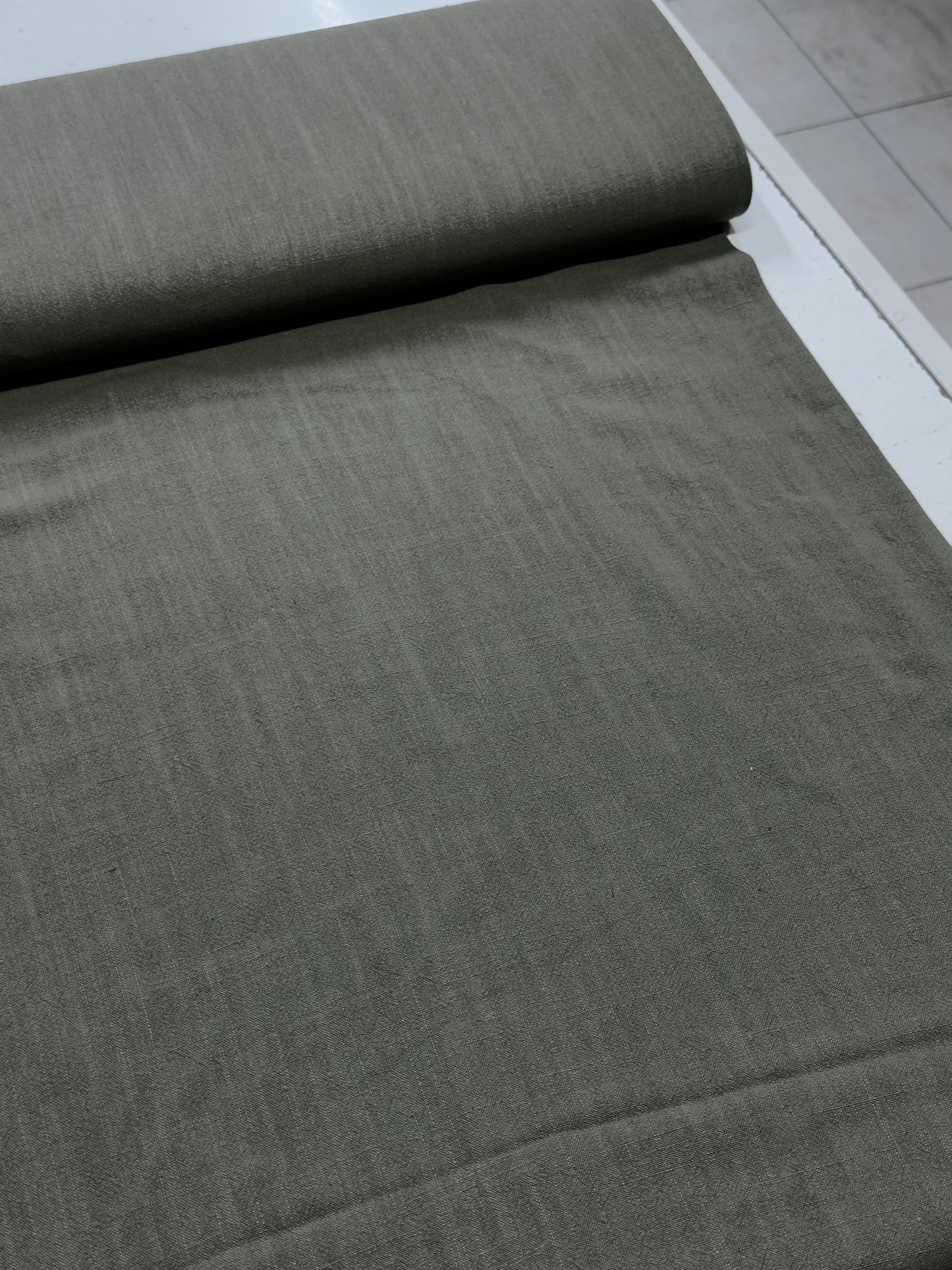Lan Viskoza – Letnji Materijal Prirodan, Proziran, Premium Kvalitet