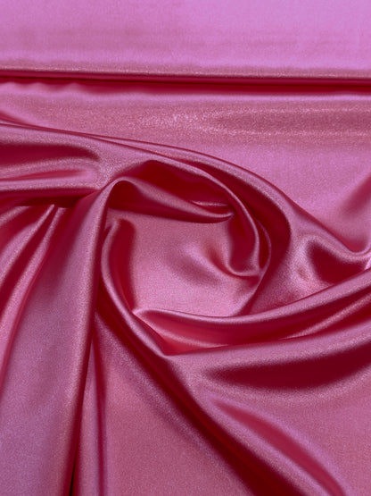 Maturske haljine Haljine za maturu Beograd Duge maturske haljine Kratke maturske haljine Unikatne maturske haljine dekoracije posteljine Saten Silk DjinaTeks 